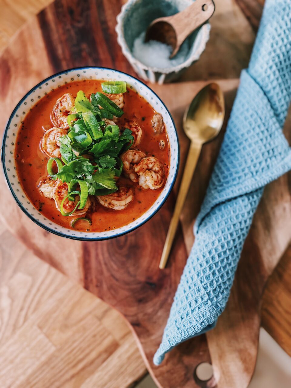 Mama Brown&amp;#39;s Chilisuppe med kokosmælk og tigerrejer - Mama Brown