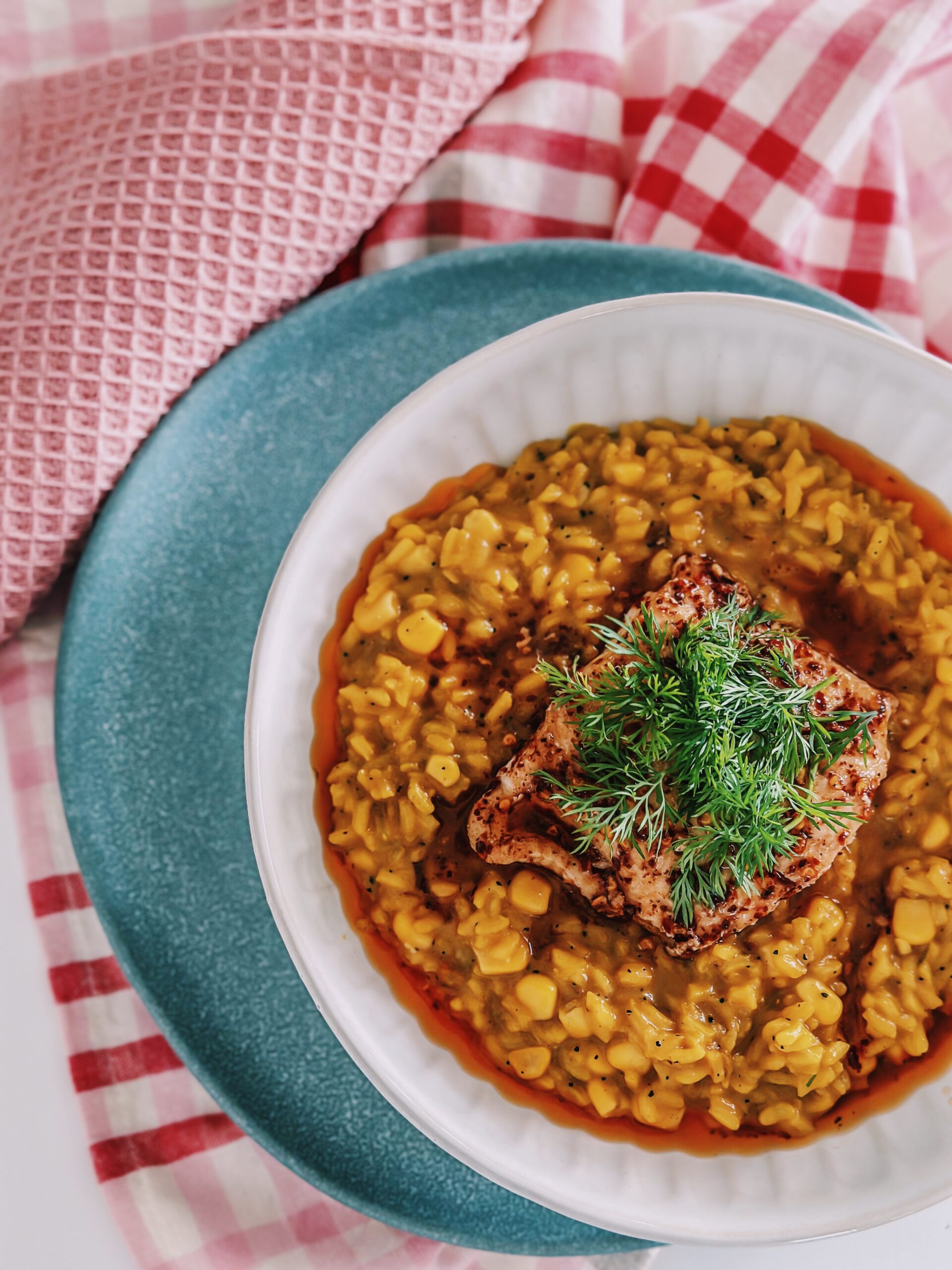 Mama Brown’s karry risotto med havkat og chili olie graphic