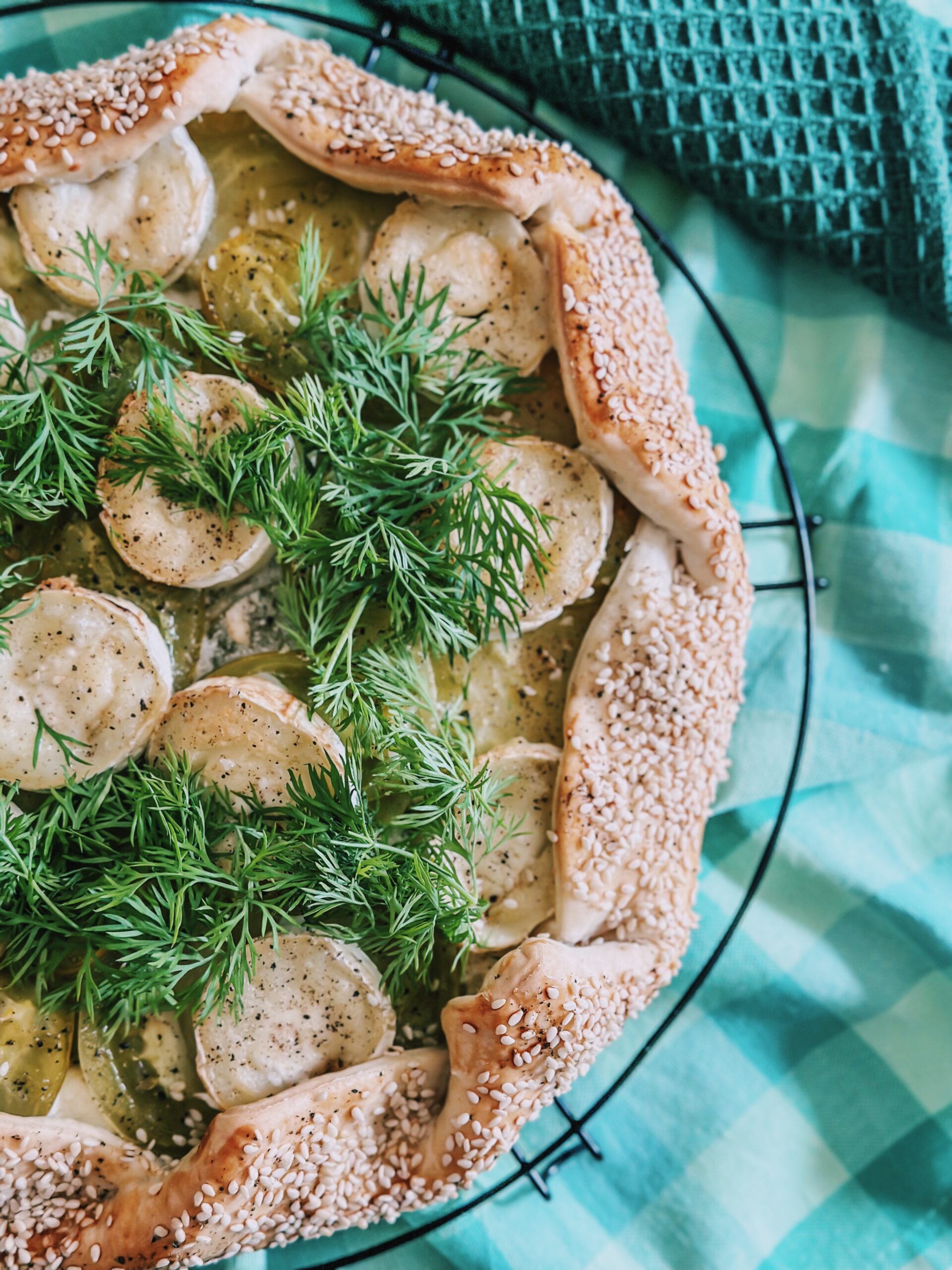 Mama Brown’s Galette med grønne tomater, gedeost og dild graphic